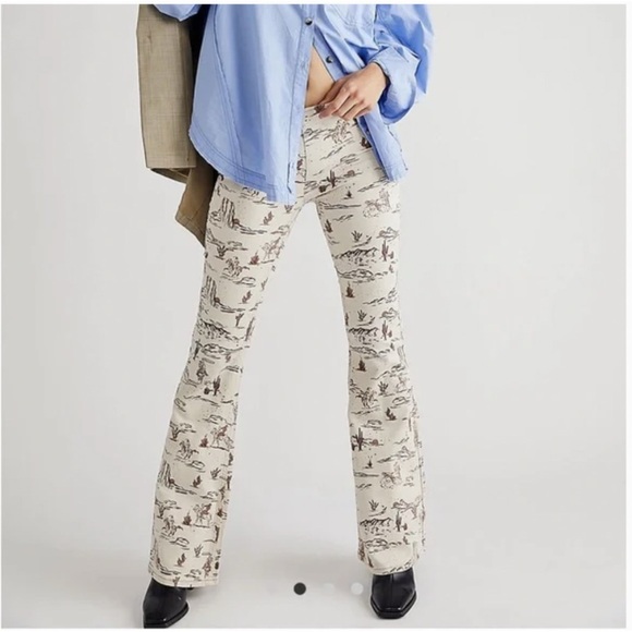 Free People We The Free Penny Pull On Flare Jeans Pants - Picture 1 of 9